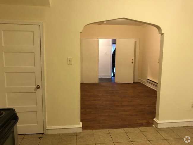 Building Photo - 6248 Spruce St Unit 1 Rental