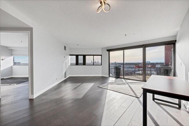 Photo - 100 Park Ave W