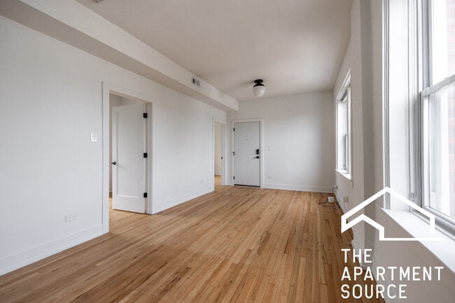 Photo - 3049 W Medill Ave Unidad 1A