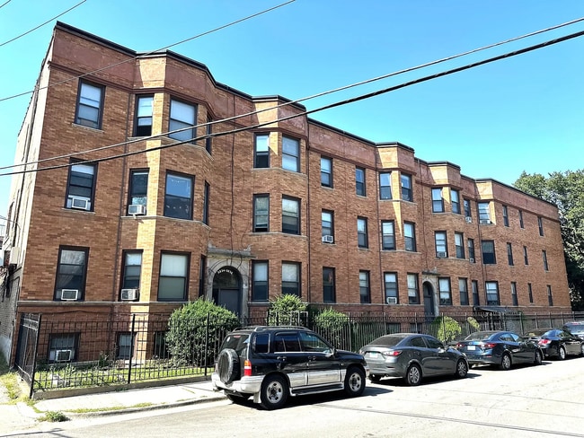 Building Photo - 3839 N Wilton Ave Rental