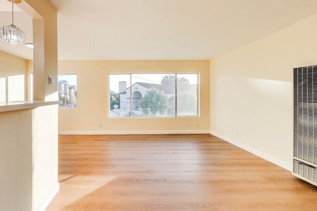 Photo - 295 Buchanan St Unit 105