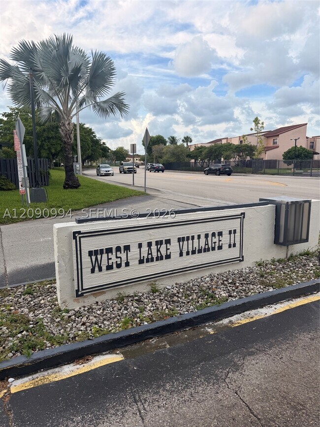 Photo - 460 W Park Dr Unit 202