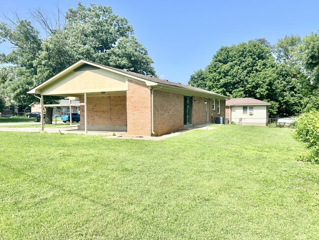 Photo - 305 Hillcrest Dr