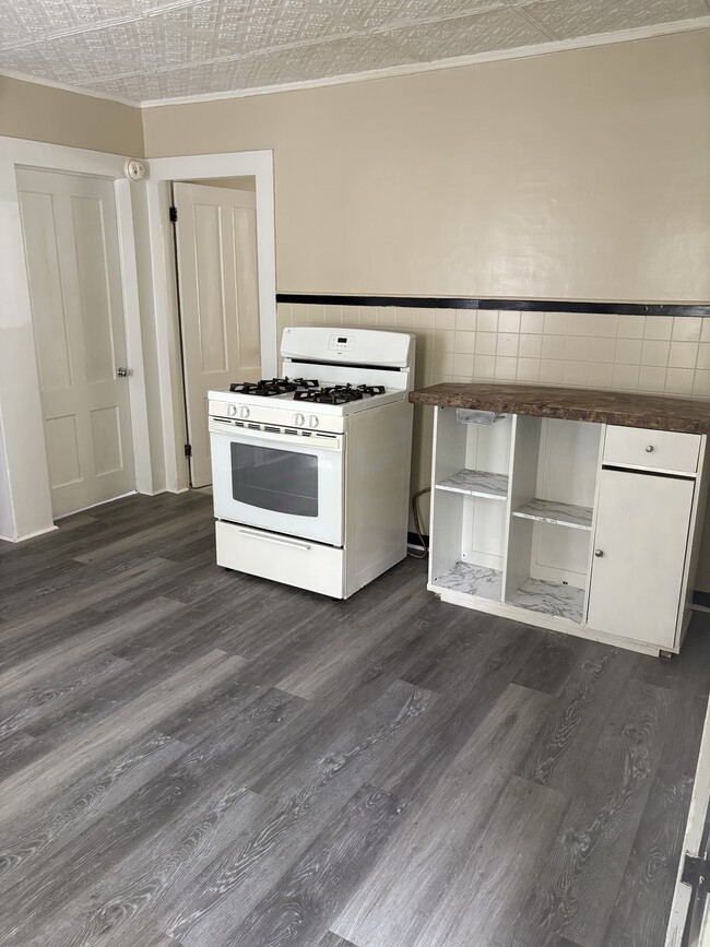 Photo - 33 Holmes Ave