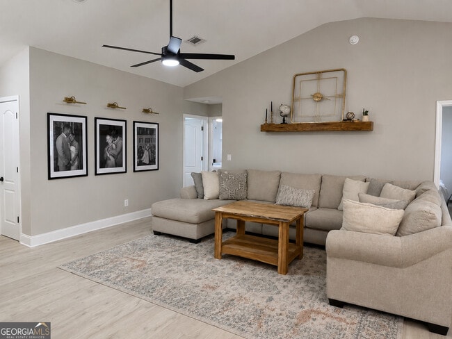 Photo - 108 Cedar Cir Dr