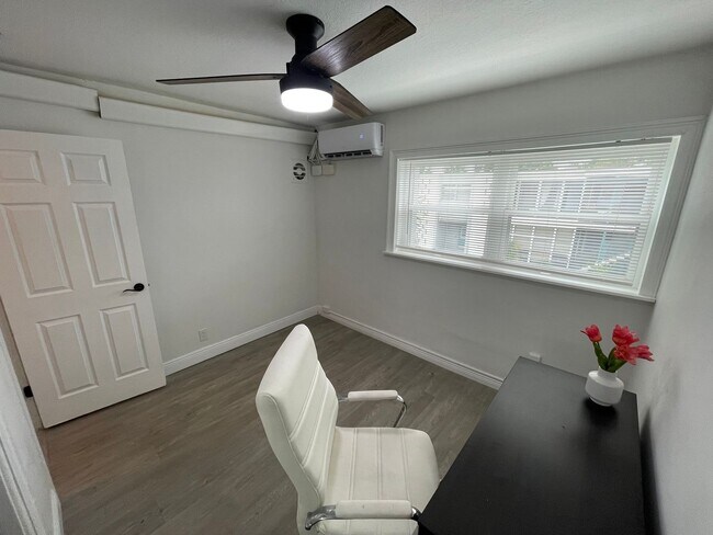 Photo - 2/1 condo on Lake Killarney!!!