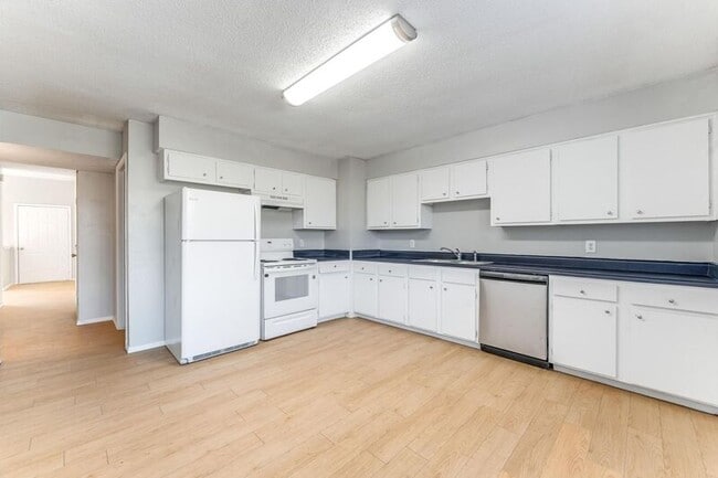 Photo - 2409-2411 Magnolia St Unit 2411 Magnolia St