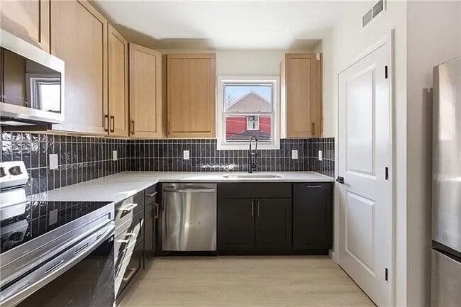 Photo - 4 bed 2.5 bath - stunning home, great location, must see.