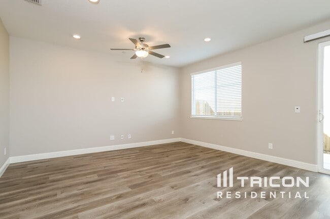 Photo - 1268 Victorian St