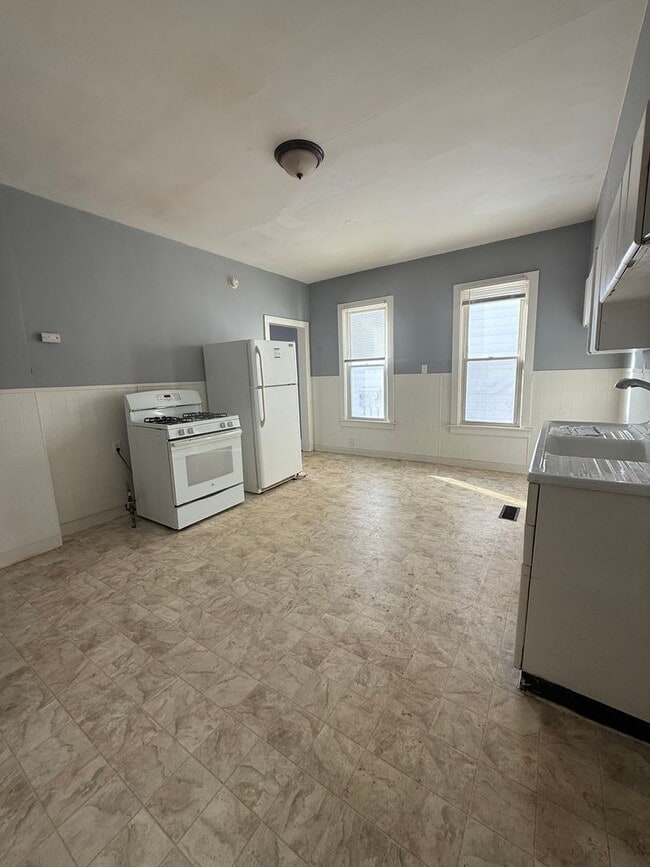 Photo - 51 James St Unit 51 James St. Amsterdam NY, 12010 ( 1F)