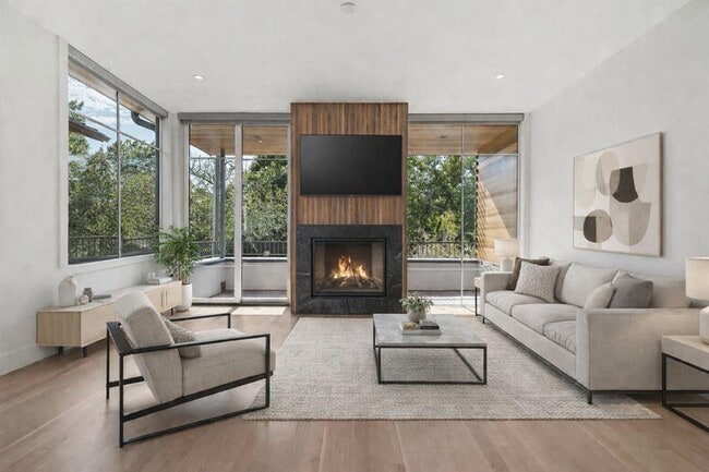 Photo - 3619 Springbrook St