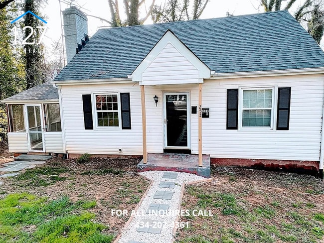 Building Photo - Spacious 2-Bedroom in the Heart of Lynchburg Unit Upper Rental