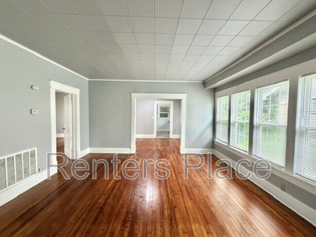 Photo - 204 S Birch St