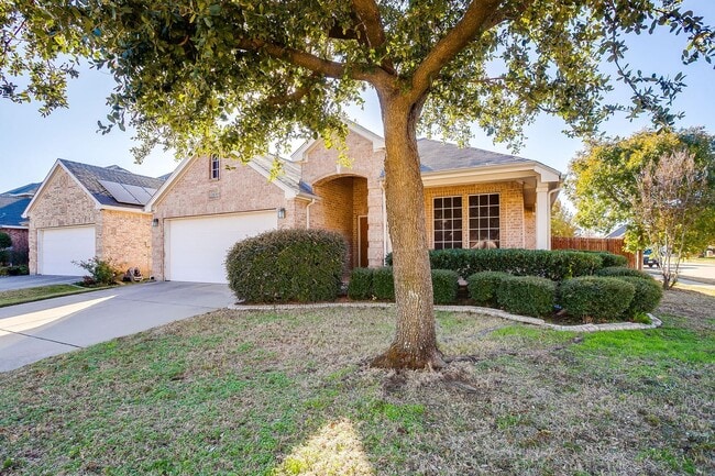 Building Photo - Beautiful Corner Lot Home in North Arlington- 3 Bed, 2 Bath- Ready for New Tenants- Arlington ISD