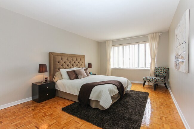 Photo - Les Tours Lakeshore