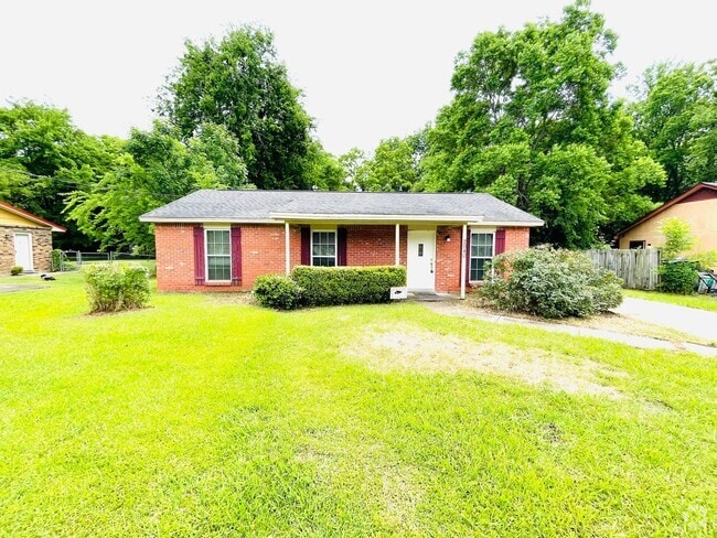 Building Photo - ** 3 Bed 1 Bath located in Woodley Park * ... Rental