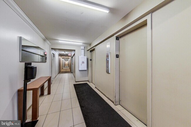 Photo - 1545 18th St NW Unidad 105