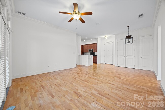 Photo - 2938 Selwyn Ave Unit 108