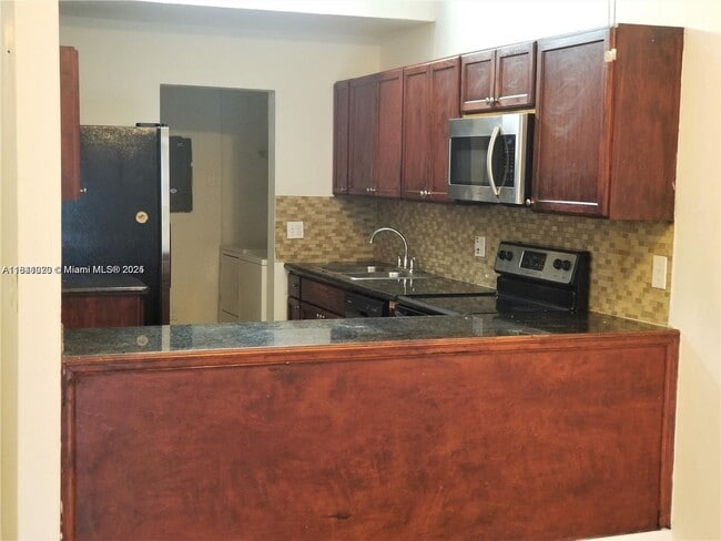 Photo - 6979 SW 40th St