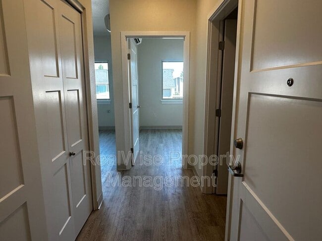 Photo - 1935 Table Rock Rd Unidad 18