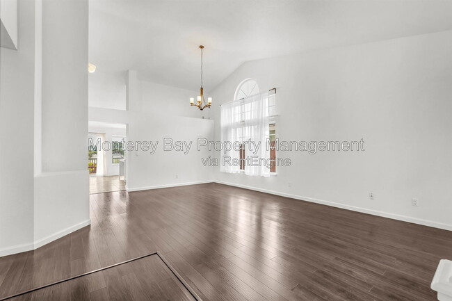 Photo - 383 Hillcrest Ave
