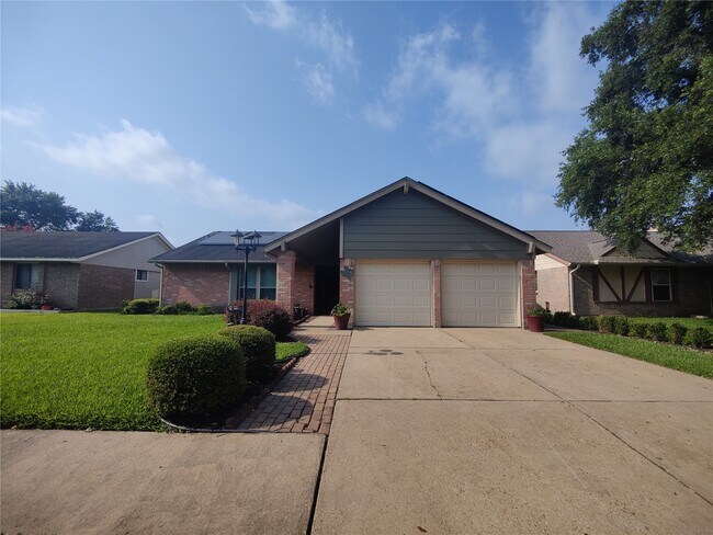 2715 Ashington Dr