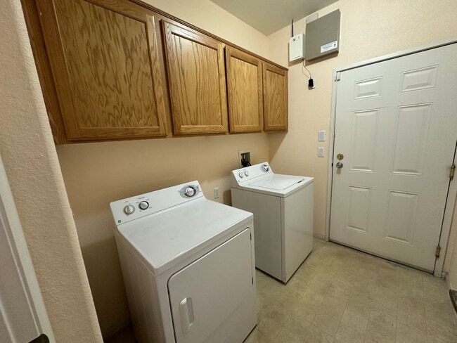 Photo - Beautiful 2 bedroom condo for rent.