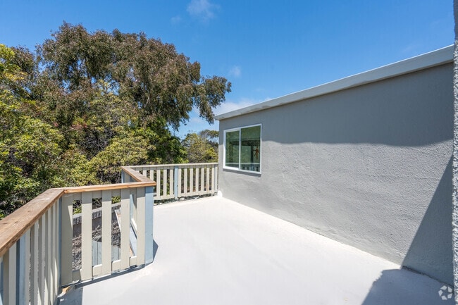 Building Photo - 5541 Highland Ave Rental