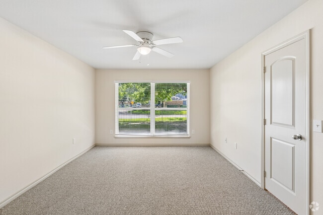 1BR, 1BA - 780SF - Bedroom