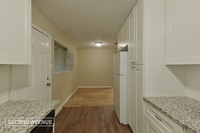 Photo - 2405 Pomona Dr