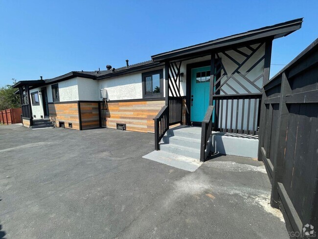 Building Photo - 1846 Klauber Ave Rental