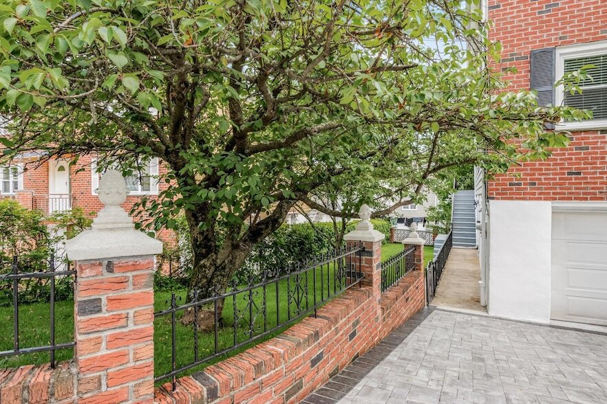 Photo - 2 Bryn Mawr Pl