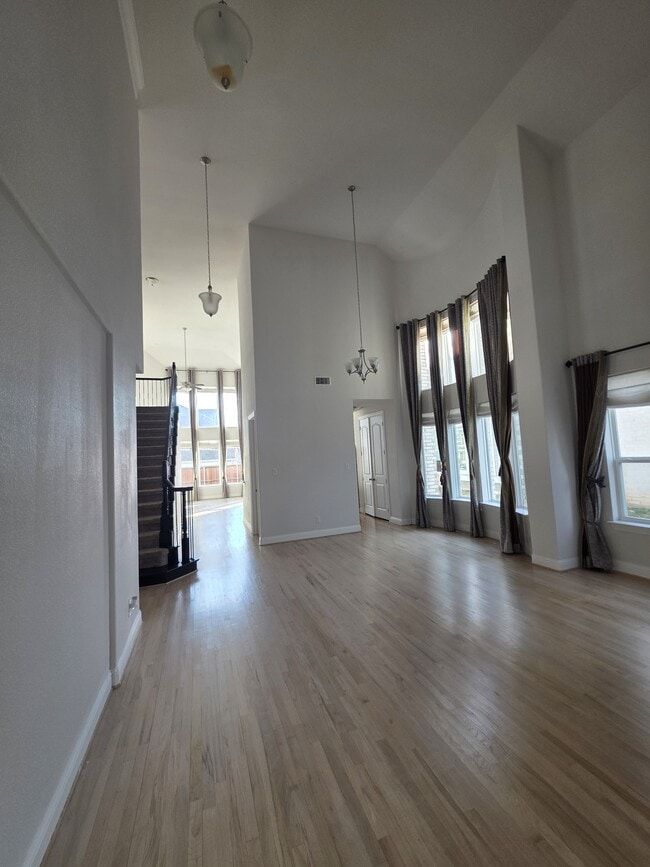 Photo - 5600 Snowberry Dr