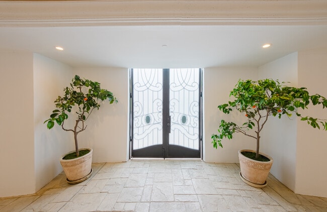 Photo - 1455 Robmar Dr