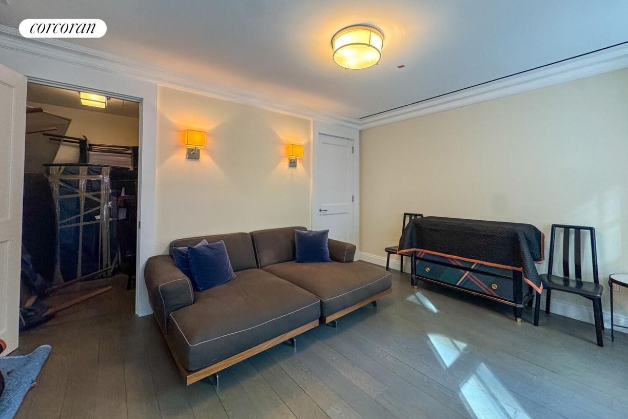 Photo - 40 E 72nd St