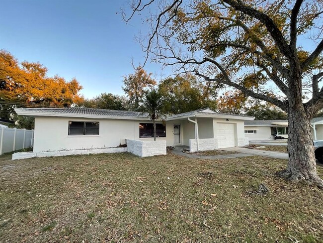 Building Photo - 471 Keene Park Dr E