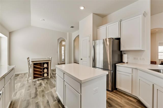 Photo - 814 Bluewood St