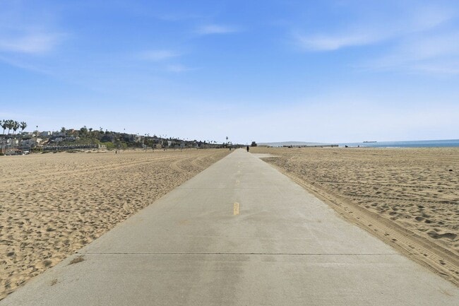 Building Photo - 6400 Pacific Ave