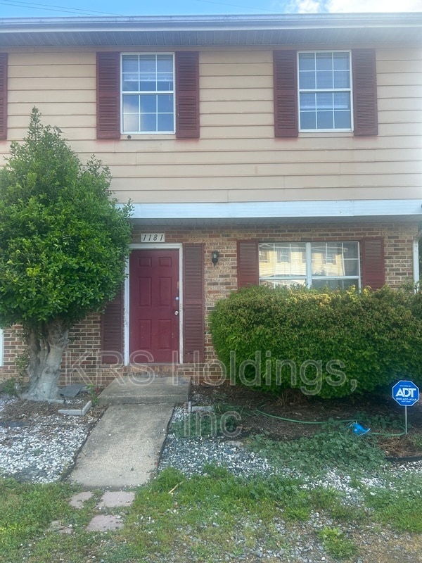 Building Photo - 1181 Rosedale Dr