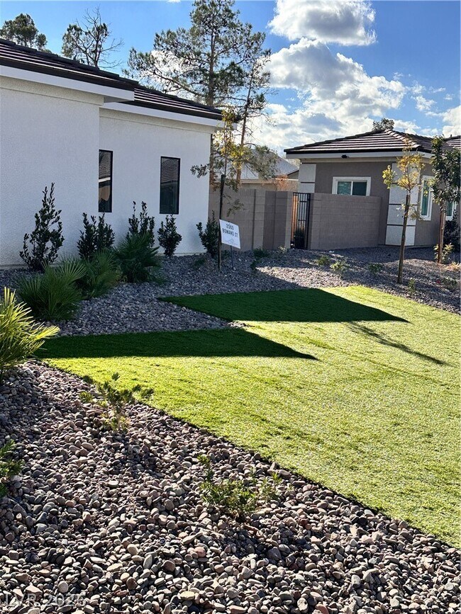 2560 Bonano Ct
