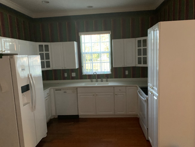 Photo - 205 Lake Region Blvd S House