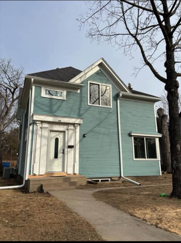 Building Photo - 718 6th Ave S Rental
