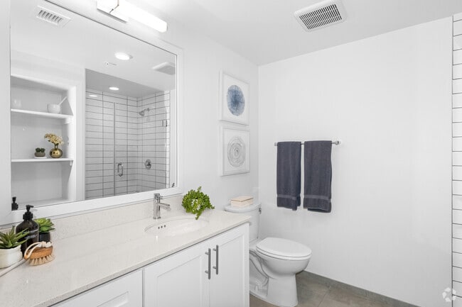 2BR, 2BA - 1,116SF - Bathroom 1