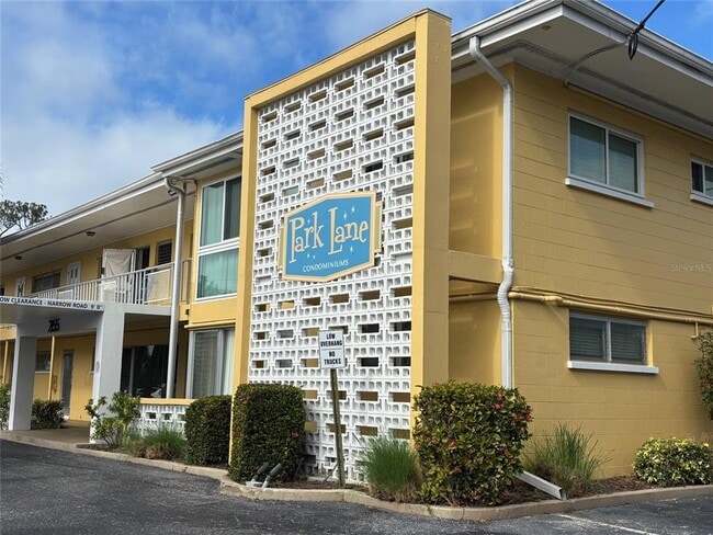 Building Photo - 2155 Wood St Unit A6