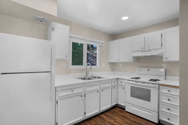 Photo - Point Loma Bay Apartments