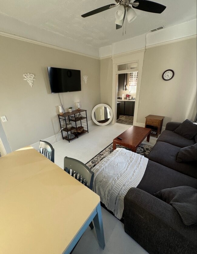 Photo - 115 W 36th St Unit Apartment 2