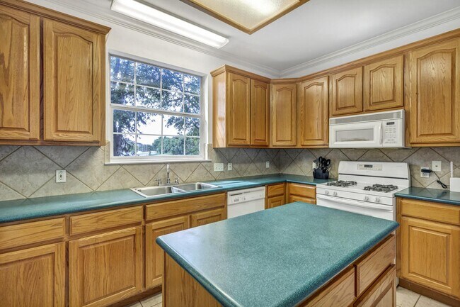 Photo - 403 Maple Run Dr