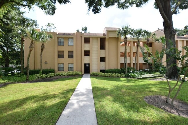 Building Photo - Beautiful 2 Bed 2 Bath Furnished Condo for Rent in Altamonte Springs, FL!