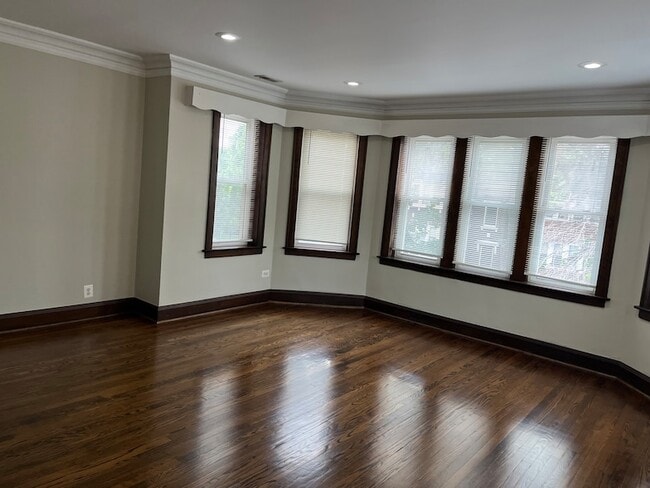 6615 S Sacramento Ave Unit 2N