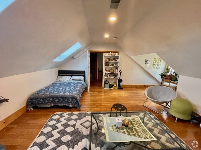 Building Photo - 808 Parker St Unit 3 Rental